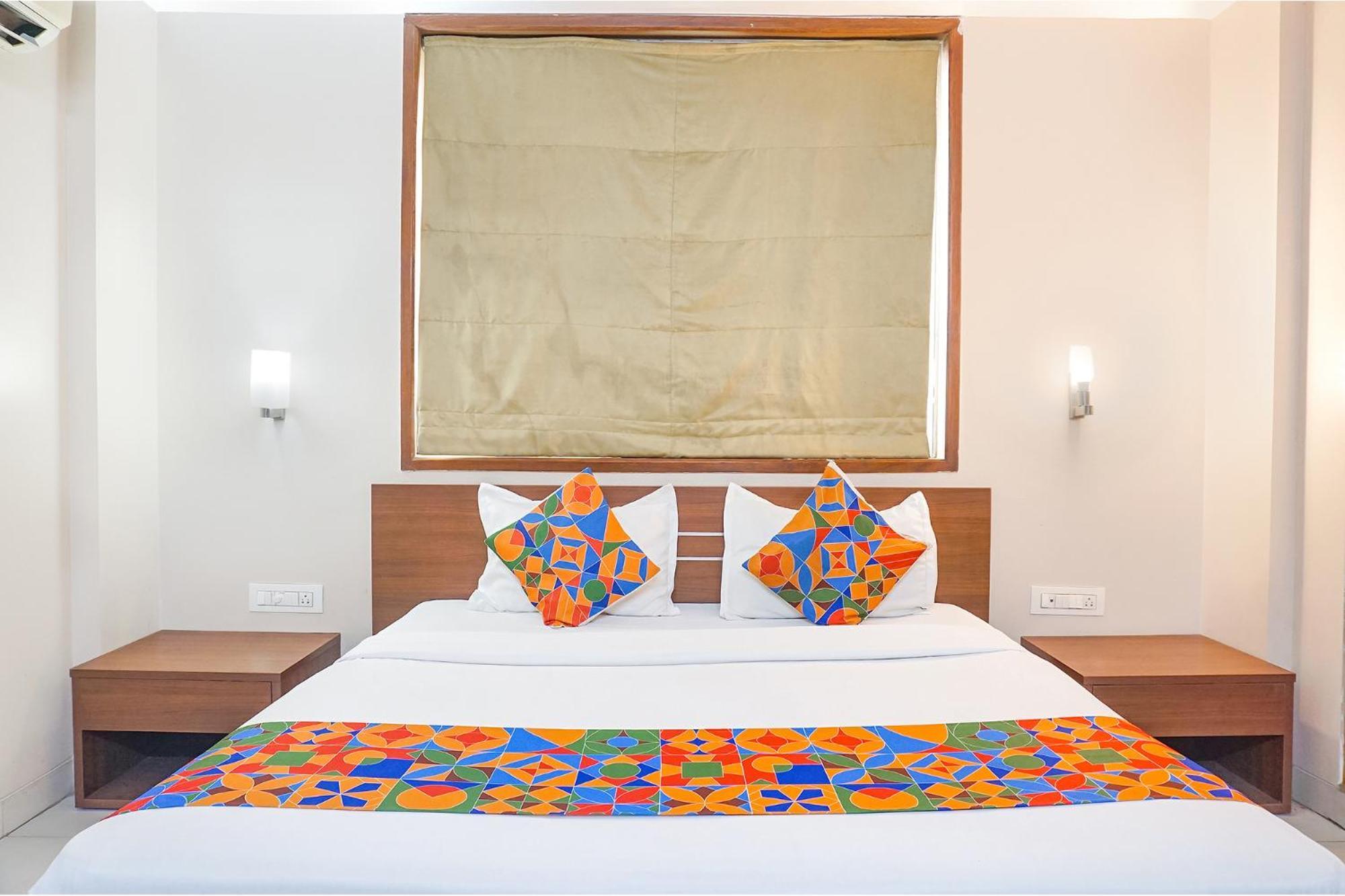Fabhotel Classic Executive Phursungi Esterno foto
