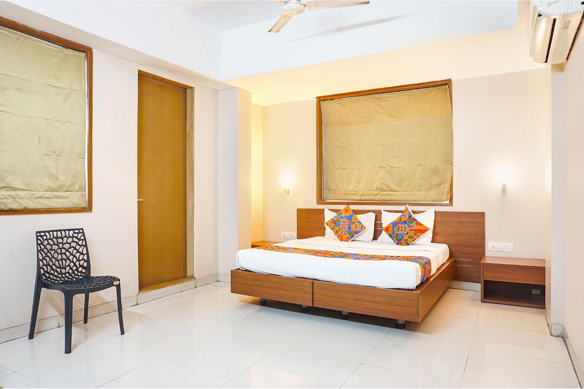 Fabhotel Classic Executive Phursungi Esterno foto